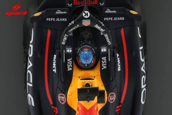 Spark 1:18 Red Bull Racing RB20 No.1 Max Verstappen World Champion 2024 Las Vegas GP (18S666) Resin Model 18 Spark 1:18 Red Bull Racing RB20 No.1 Max Verstappen World Champion 2024 Las Vegas GP (18S666) Resin Model