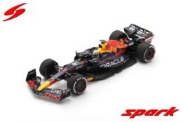 Spark - 1:18 Red Bull RB18 #1 Winner Saudi Arabian GP 2022 M. Verstappen w/pitboard