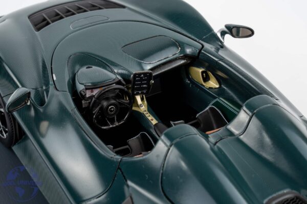 Schuco - 1:18 McLaren Elva Carbon Green 2020 - Resin Model 11 Schuco - 1:18 McLaren Elva Carbon Green 2020 - Resin Model