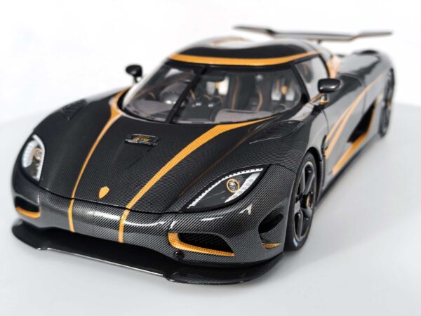 FrontiArt - 1:18 Koenigsegg Agera S Hundra Carbon Gold (Full Openings) - Limited Edition Resin Model 37 FrontiArt - 1:18 Koenigsegg Agera S Hundra Carbon Gold (Full Openings) - Limited Edition Resin Model