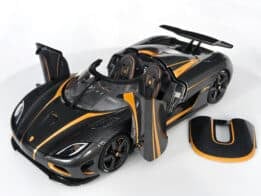 FrontiArt - 1:18 Koenigsegg Agera S Hundra Carbon Gold (Full Openings) - Limited Edition Resin Model