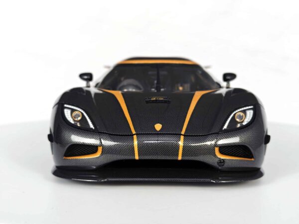 FrontiArt - 1:18 Koenigsegg Agera S Hundra Carbon Gold (Full Openings) - Limited Edition Resin Model 46 FrontiArt - 1:18 Koenigsegg Agera S Hundra Carbon Gold (Full Openings) - Limited Edition Resin Model