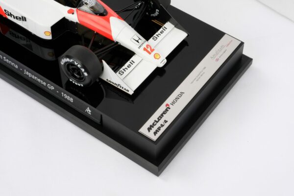 Amalgam 1:18 McLaren MP4/4 - Japan GP 1988 - Ayrton Senna - Resin Model 19 Amalgam 1:18 McLaren MP4/4 - Japan GP 1988 - Ayrton Senna - Resin Model