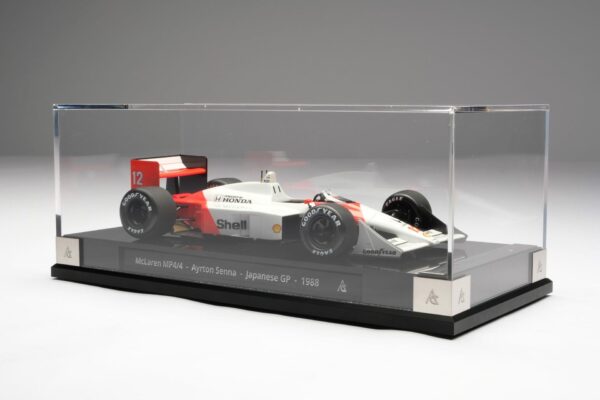 Amalgam 1:18 McLaren MP4/4 - Japan GP 1988 - Ayrton Senna - Resin Model 18 Amalgam 1:18 McLaren MP4/4 - Japan GP 1988 - Ayrton Senna - Resin Model