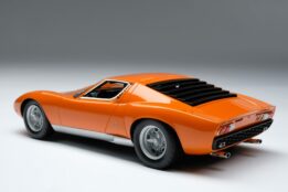 Amalgam 1:18 Lamborghini Miura P400 SV (1971) Orange