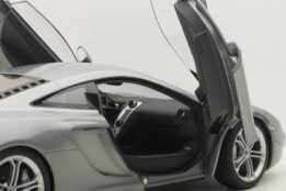 autoart - 1:18 mclaren mp4/12c silver