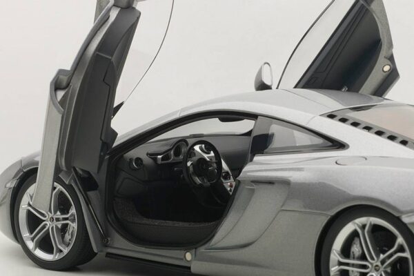 autoart - 1:18 mclaren mp4/12c silver