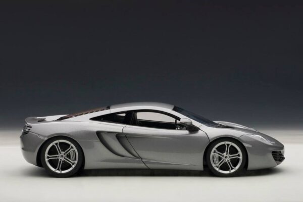 autoart - 1:18 mclaren mp4/12c silver