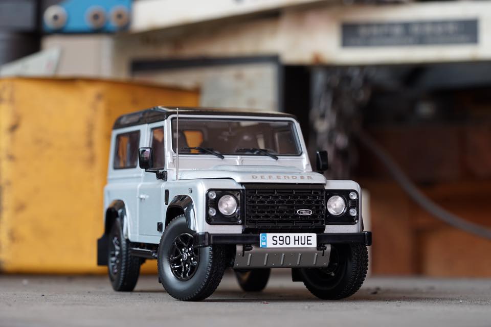 almost real - 1:18 land rover defender 90 heritage edition 2015