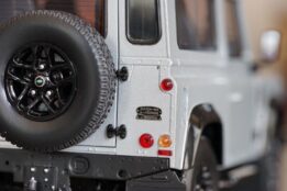 almost real - 1:18 land rover defender 90 heritage edition 2015