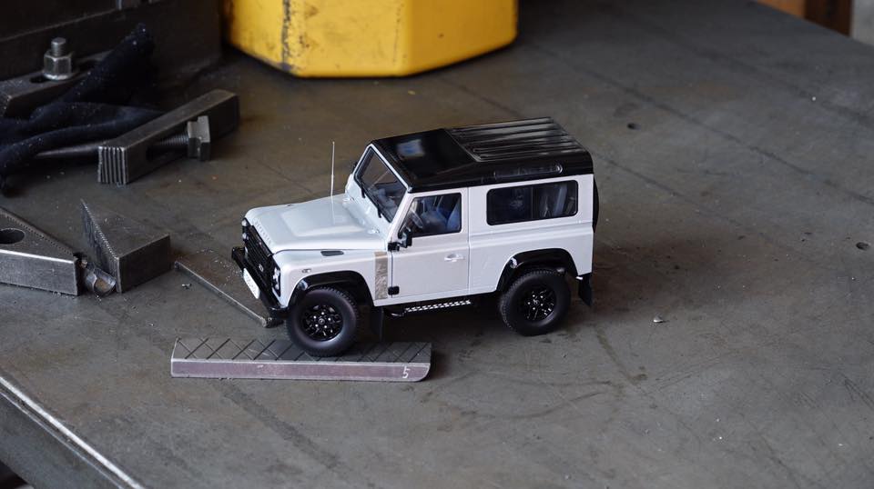 Almost Real - 1:18 Land Rover Defender 90 Heritage Edition 2015 | Model ...