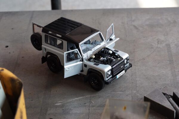 almost real - 1:18 land rover defender 90 heritage edition 2015