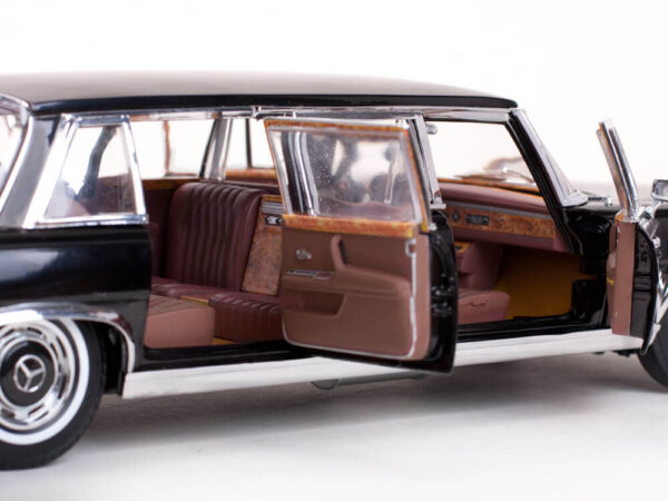 Sun Star 1:18 Mercedes Benz 600 Pullman Black 1966 Diecast Model Car 2209