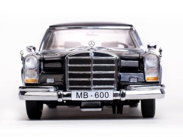 Sun Star 1:18 Mercedes Benz 600 Pullman Black 1966 Diecast Model Car 2209