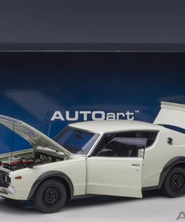 Autoart 1:18 77472 Nissan Skyline 2000gt-r white model car