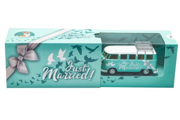 volkswagen campervan 'just married' | diecast model | corgi 1:43