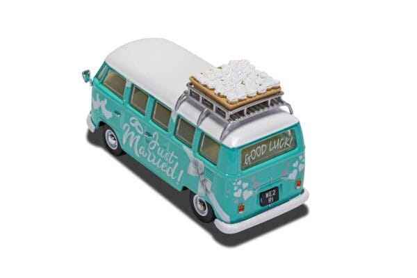 volkswagen campervan 'just married' | diecast model | corgi 1:43