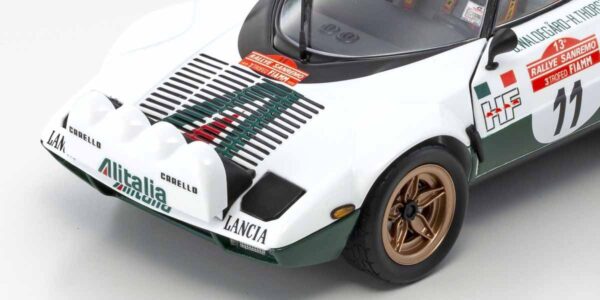 Kyosho 1:18 Lancia Stratos HF Winner San Remo 1975 No.11 B.Waldegaard - Diecast Model