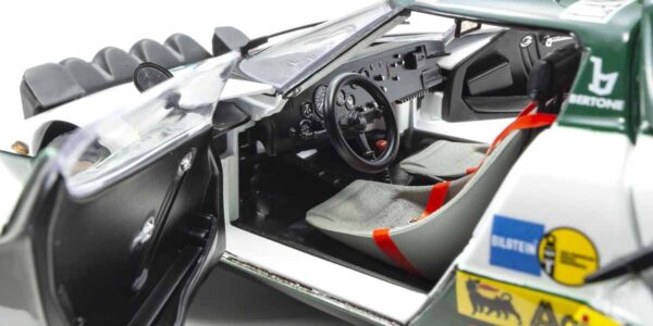 Kyosho 1:18 Lancia Stratos HF Winner San Remo 1975 No.11 B.Waldegaard - Diecast Model