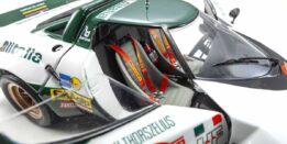Kyosho 1:18 Lancia Stratos HF Winner San Remo 1975 No.11 B.Waldegaard - Diecast Model