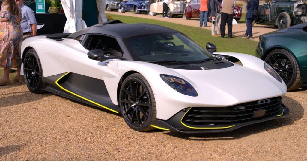 Pre-Order the GT Spirit – 1:18 Aston Martin Valhalla Green 2025 – Resin Model