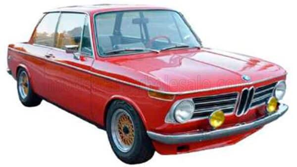 Maisto 1:18 BMW 2002 1969 Beige (M31487) Diecast Model