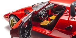 Kyosho 1/18 Lancia Stratos HF Bertone 1973 Red Diecast Model KY8130R