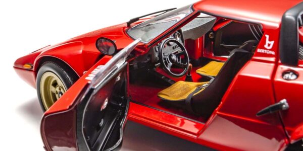 Kyosho 1/18 Lancia Stratos HF Bertone 1973 Red Diecast Model KY8130R