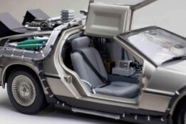 Sun Star 1:18 DMC DeLorean Back to the Future Movie 1 Diecast Model 2711
