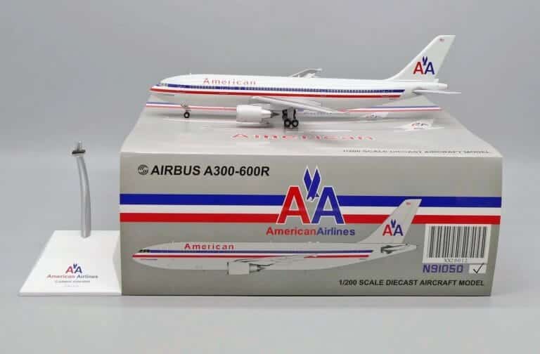 JC Wings - 1:200 American Airlines Airbus A300-600R (N91050) with Stand