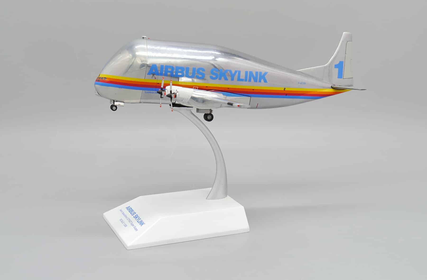 jc wings - 1:200 airbus skylink 377sgt super guppy f-btgv (lh2298)