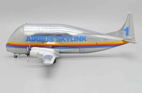 jc wings - 1:200 airbus skylink 377sgt super guppy f-btgv (lh2298)