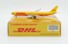 jc wings - 1:400 dhl airbus a330-300(p2f) d-acvg (jc40012)