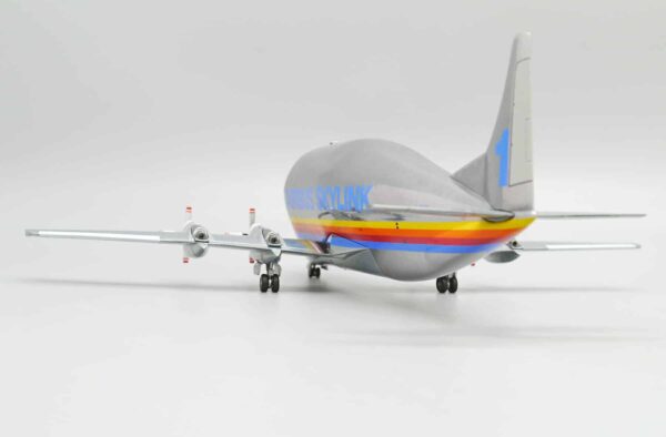 jc wings - 1:200 airbus skylink 377sgt super guppy f-btgv (lh2298)