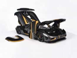 FrontiArt - 1:18 Koenigsegg Agera S Hundra Carbon Gold (Full Openings) - Limited Edition Resin Model