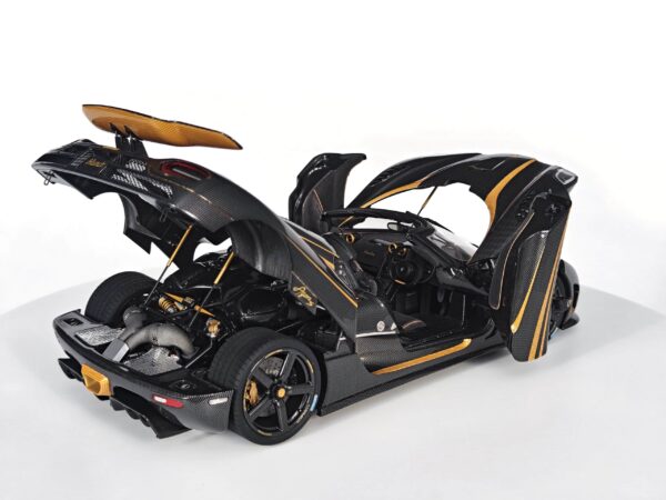 FrontiArt - 1:18 Koenigsegg Agera S Hundra Carbon Gold (Full Openings) - Limited Edition Resin Model 25 FrontiArt - 1:18 Koenigsegg Agera S Hundra Carbon Gold (Full Openings) - Limited Edition Resin Model