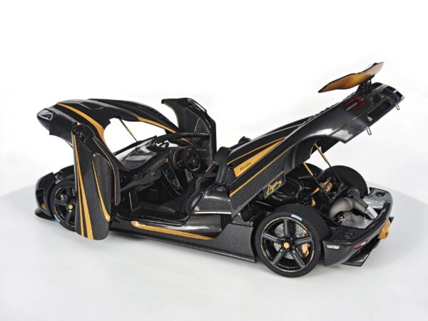 FrontiArt - 1:18 Koenigsegg Agera S Hundra Carbon Gold (Full Openings) - Limited Edition Resin Model 35 FrontiArt - 1:18 Koenigsegg Agera S Hundra Carbon Gold (Full Openings) - Limited Edition Resin Model