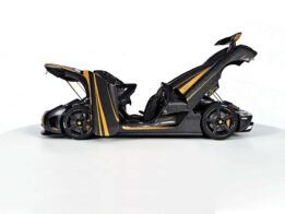 FrontiArt - 1:18 Koenigsegg Agera S Hundra Carbon Gold (Full Openings) - Limited Edition Resin Model