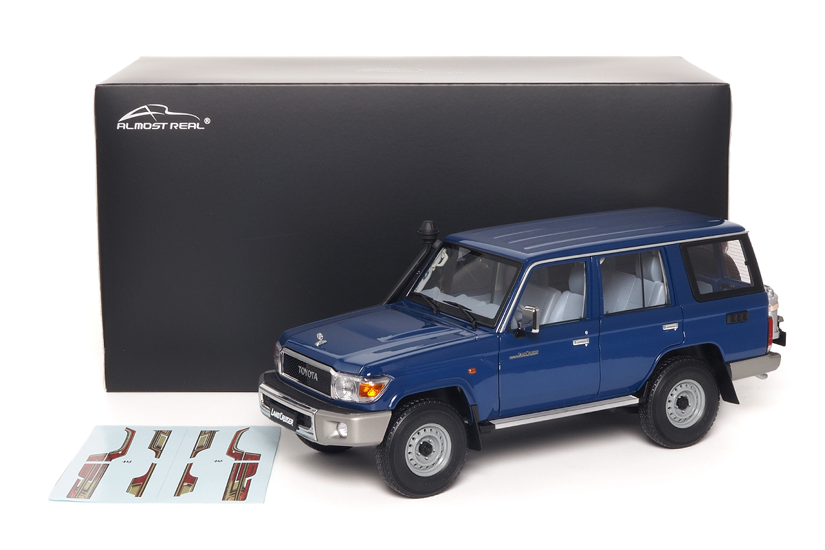 almost real - 1:18 toyota land cruiser 76 2017 blue