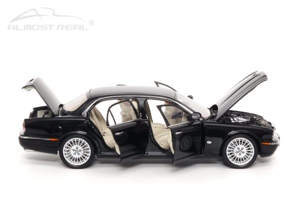 almost real - 1:18 jaguar xj6 (x350) ebony black