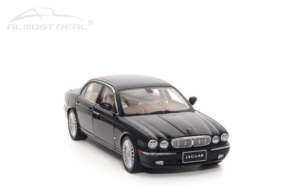 almost real - 1:18 jaguar xj6 (x350) ebony black