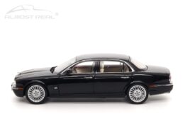 almost real - 1:18 jaguar xj6 (x350) ebony black