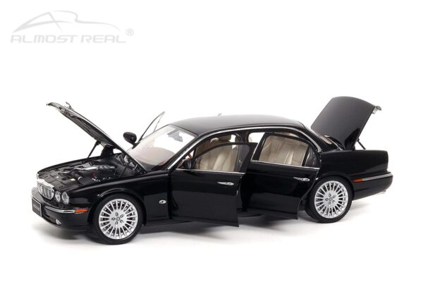almost real - 1:18 jaguar xj6 (x350) ebony black