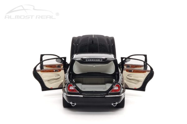 almost real - 1:18 jaguar xj6 (x350) ebony black