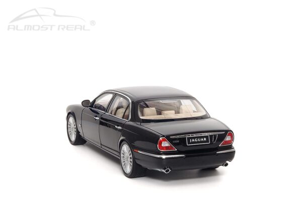 almost real - 1:18 jaguar xj6 (x350) ebony black