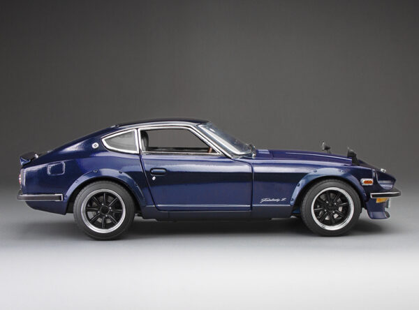 Sun Star 1:18 Datsun Fairlady Z (S30) RHD Midnight Blue 1972 (3515R) Diecast Model 21 Sun Star 1:18 Datsun Fairlady Z (S30) RHD Midnight Blue 1972 (3515R) Diecast Model