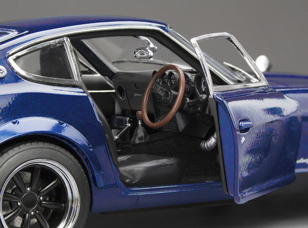 Sun Star 1:18 Datsun Fairlady Z (S30) RHD Midnight Blue 1972 (3515R) Diecast Model 5 Sun Star 1:18 Datsun Fairlady Z (S30) RHD Midnight Blue 1972 (3515R) Diecast Model - Image 5