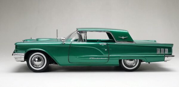 Sun Star - 1:18 Ford Thunderbird Hardtop Green 1960 - Diecast Model 10 4309 2