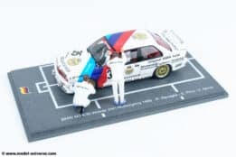 Spark - 1:43 BMW M3 (E30) No.35 Winner 24h Nurburgring 1989 with 2 Mechanic Figures - Resin Model