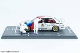 Spark - 1:43 BMW M3 (E30) No.35 Winner 24h Nurburgring 1989 with 2 Mechanic Figures - Resin Model